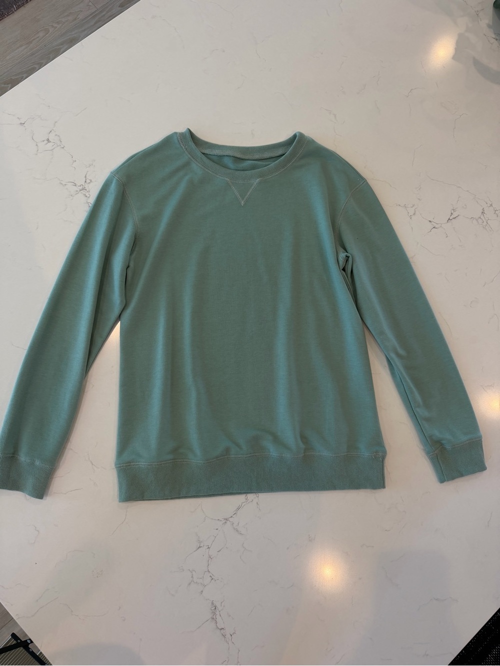 Time and Tru Women’s Crewneck Lightweight Soft Shirt in Sage Green